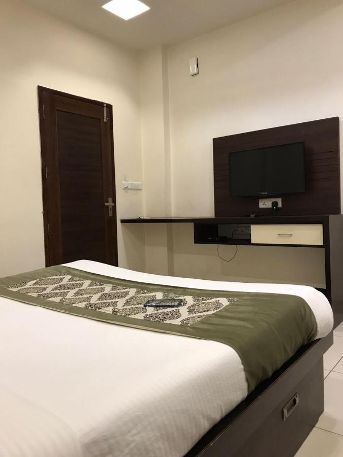 Hotel Fortune Plaza Аджмер Экстерьер фото