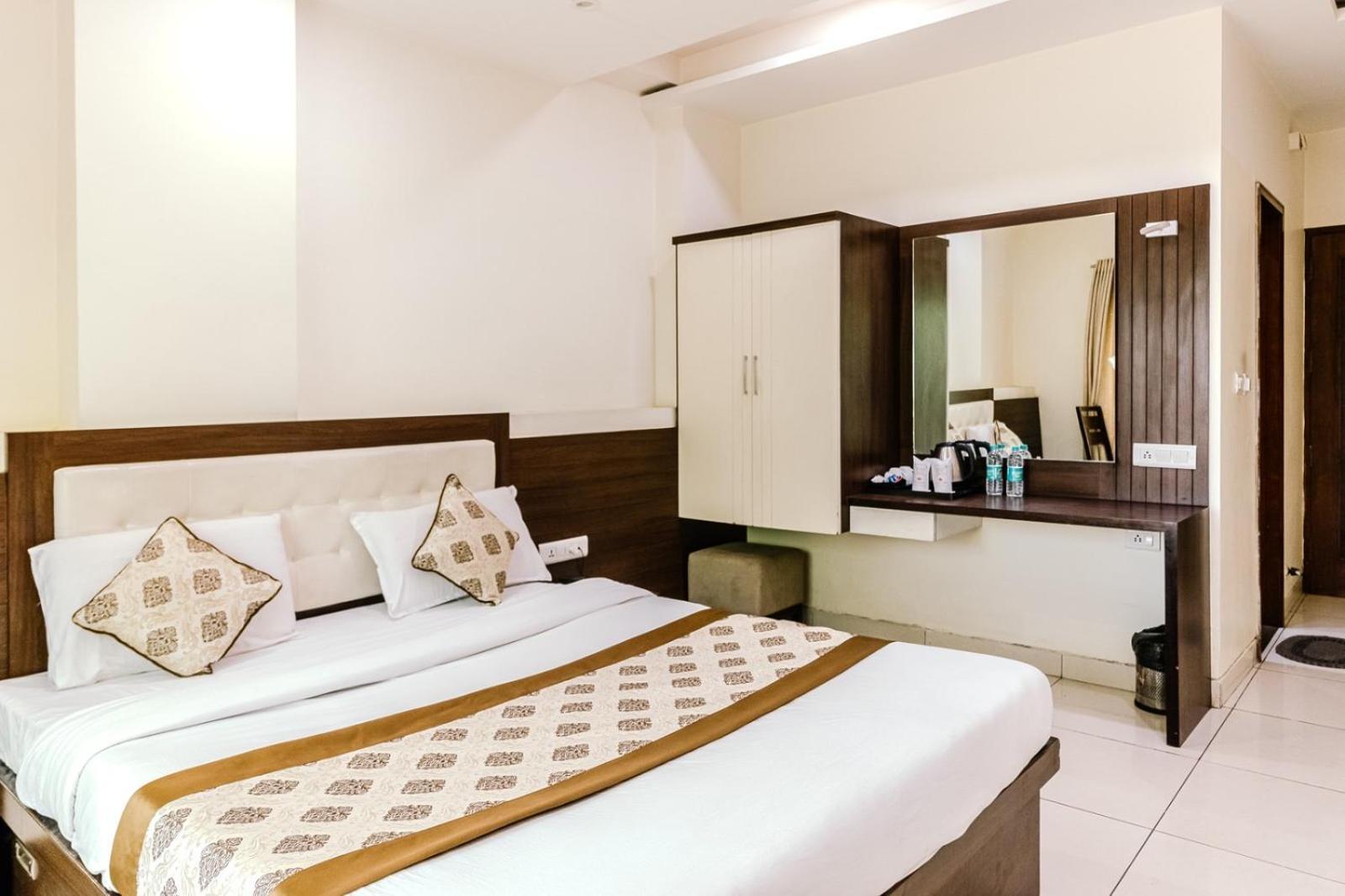 Hotel Fortune Plaza Аджмер Экстерьер фото