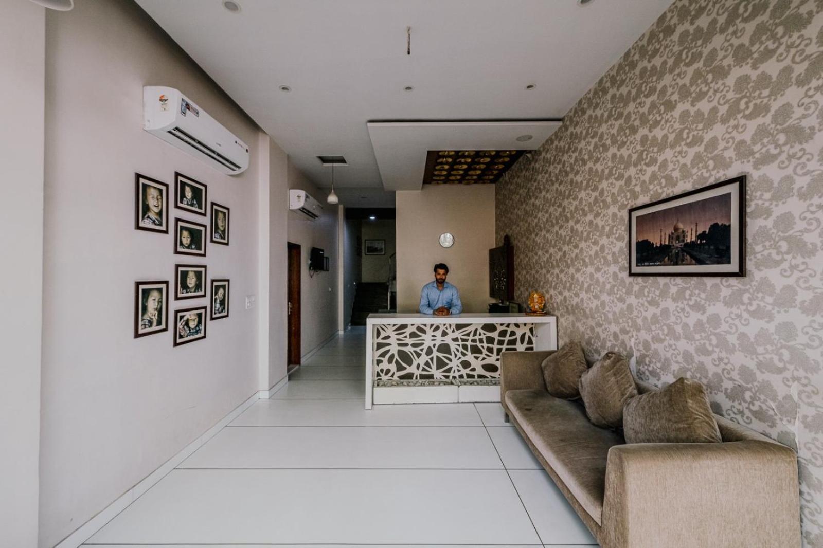 Hotel Fortune Plaza Аджмер Экстерьер фото