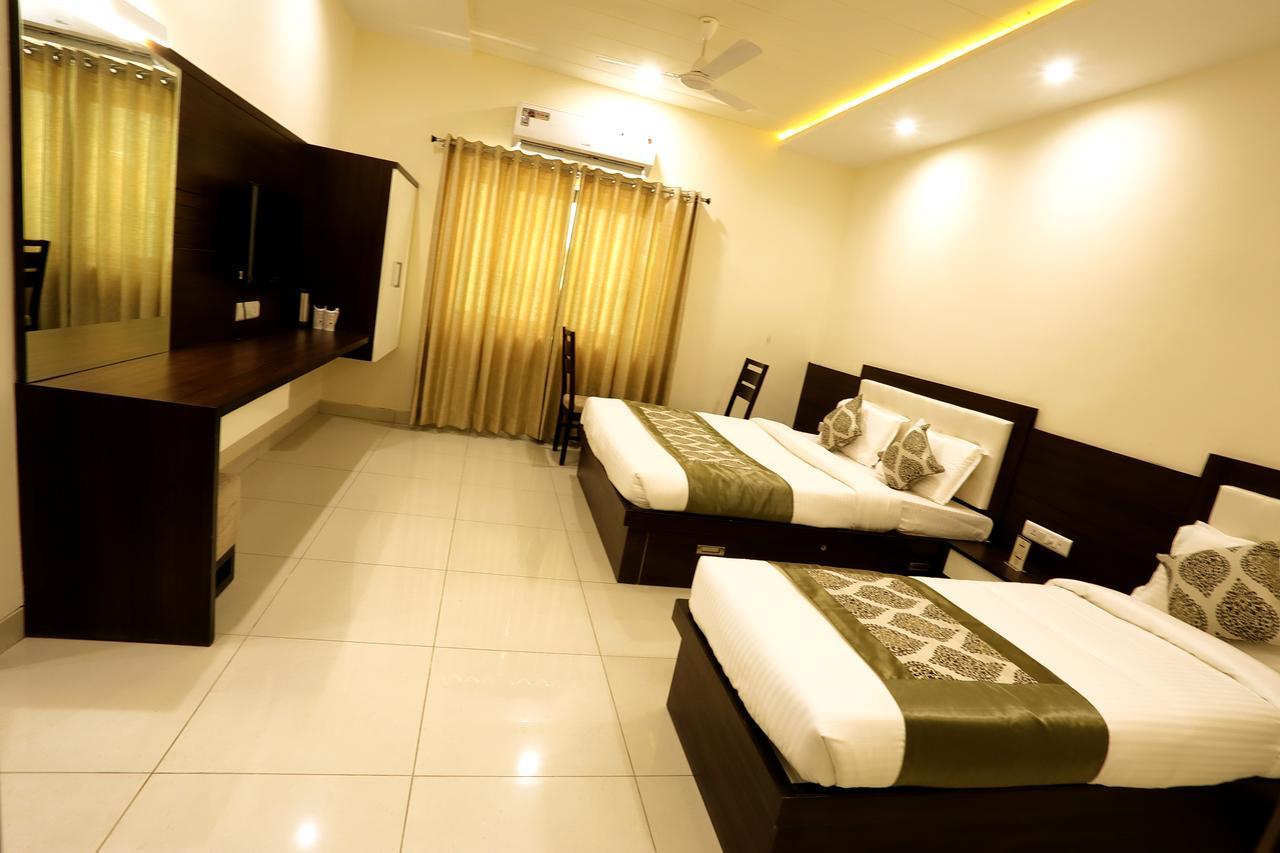 Hotel Fortune Plaza Аджмер Экстерьер фото